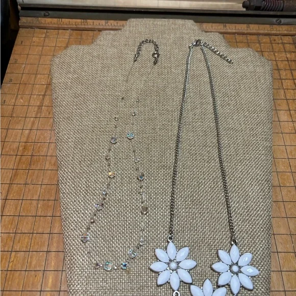 Necklace Combo Silver White Floral 22” and Delicate Floating Iridescent Bead 18” - Picture 3 of 14